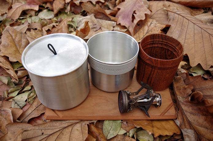 mbrg_ajuさんが愛用しているjindaiji mountain worksの『Hillbilly Pot 550』と『Hillbilly Pot 350』