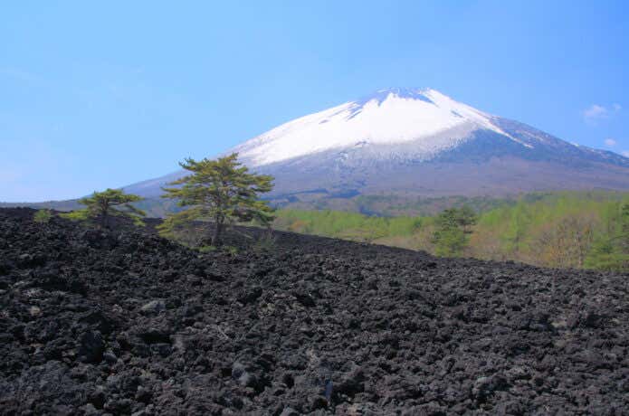 岩手県の名峰岩手山と焼走り