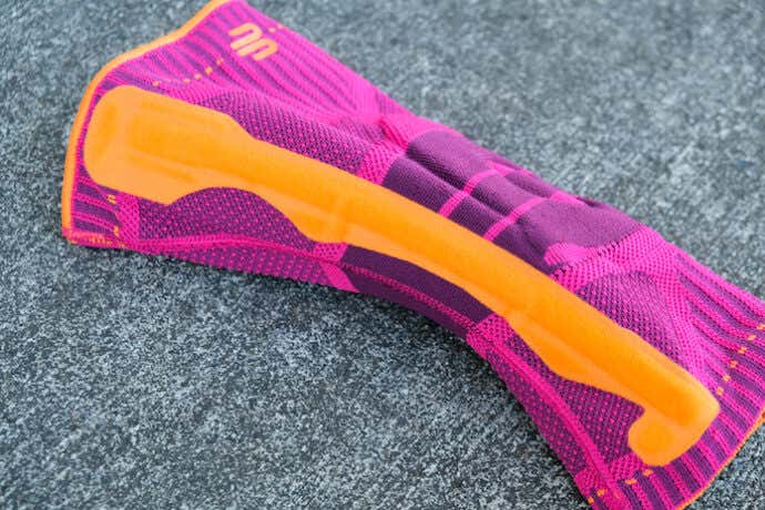 ＜BAUERFEIND＞SPORTS KNEE SUPPORT