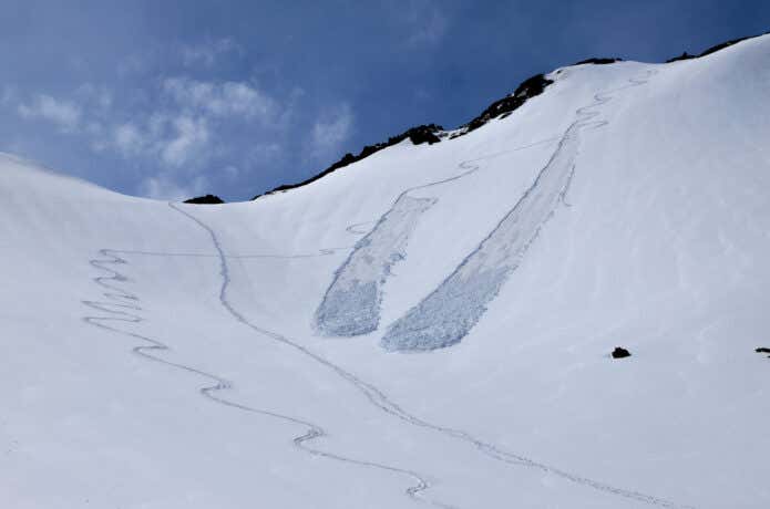 点発生表層雪崩