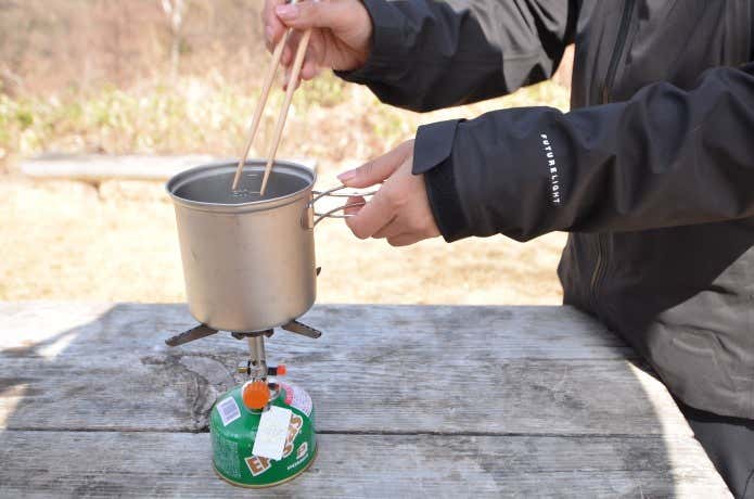 クッカーで調理中