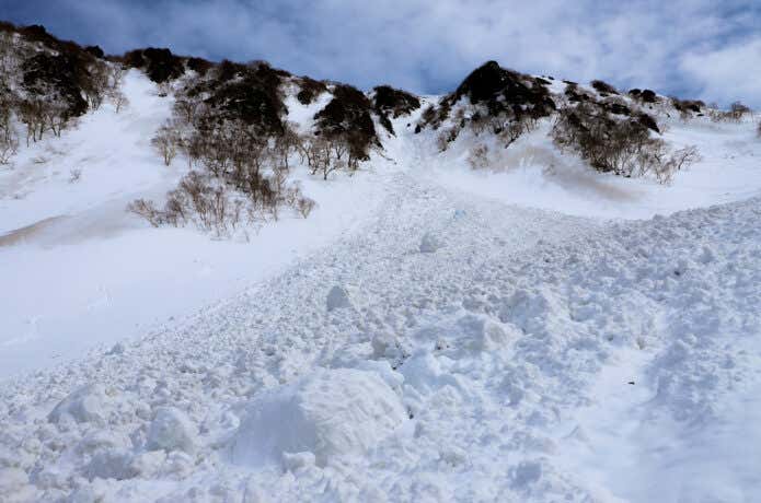 実際に雪崩が発生してしまったら……