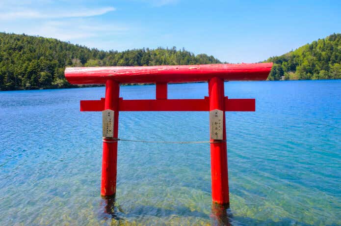 黒姫伝説 鳥居 湖