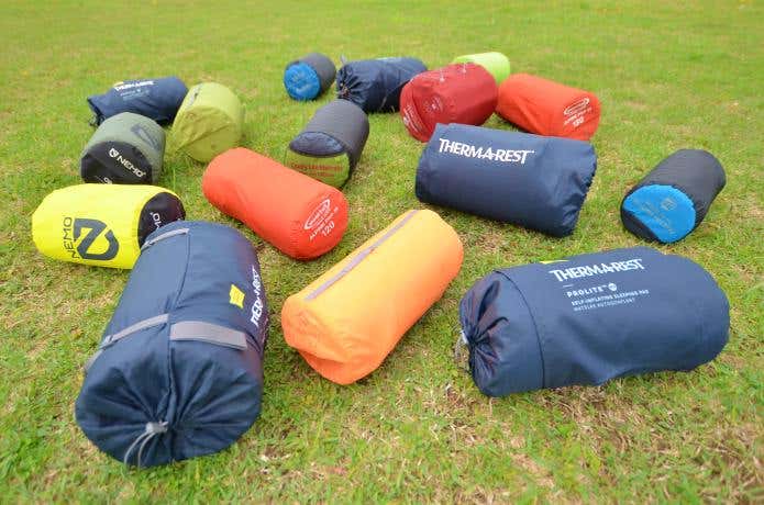 収納状態のインフレータブルマット