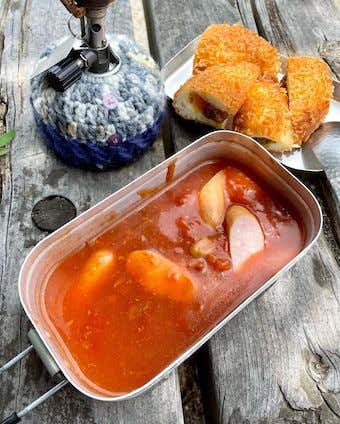 メスティン　レシピ　ミートソースカレーパン煮込み