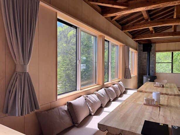 冷泉小屋　窓