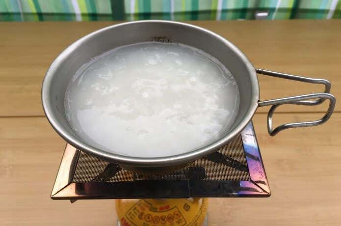 シェラカップ炊飯　強火で　沸騰