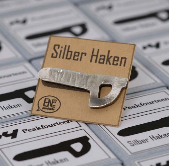 ピンバッジ「Silber Haken Pin-badge」（ジィルバー・ハーケン・ピンバッジ）