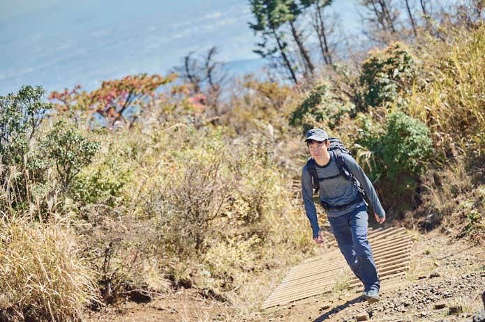 山頂近くの登山道