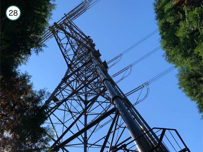 送電線の鉄塔