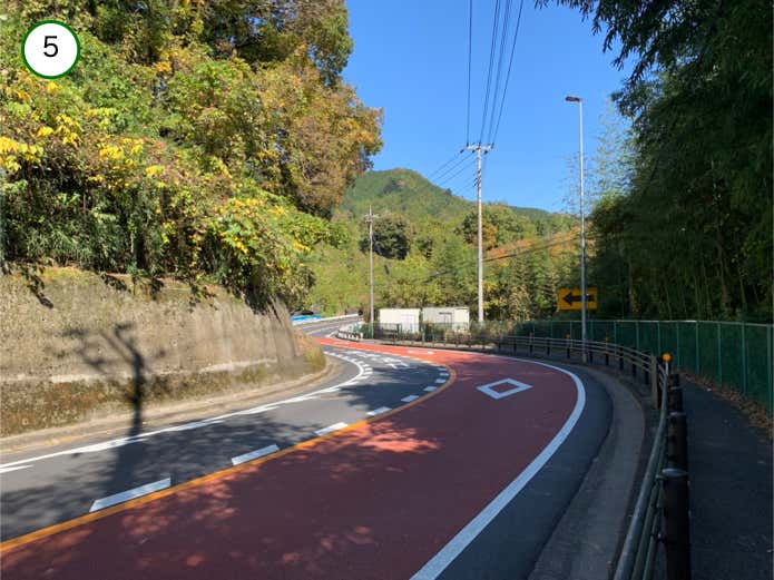 国道20号線のカーブ