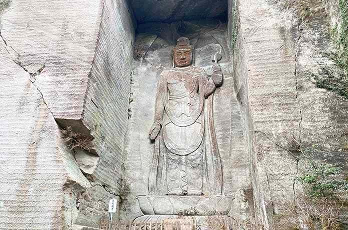 鋸山日本寺の百尺観音