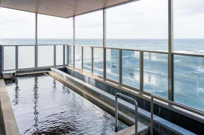「天然温泉 海辺の湯」の浴室