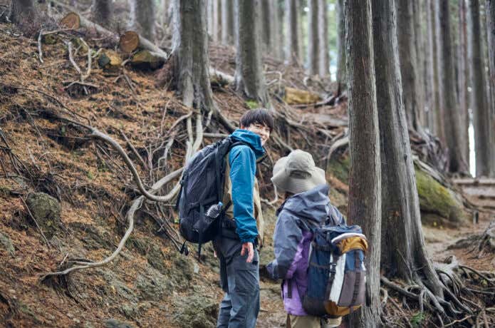 登山中はこまめにヤマビルの確認