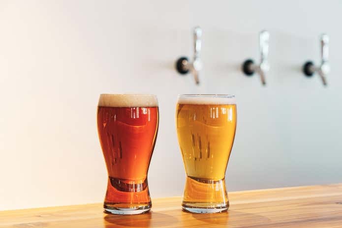 カフェラウンジで提供される、強羅ブリュワリーのビール