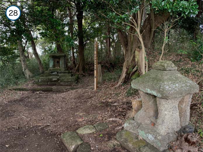 二基の石廟