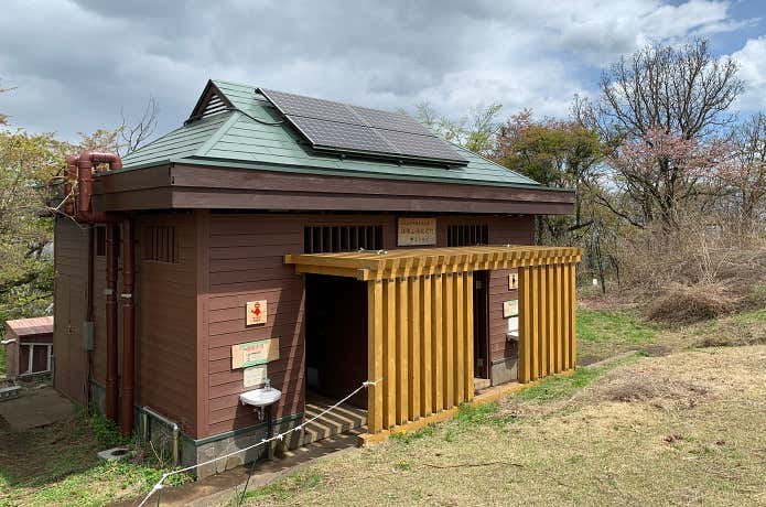 陣馬山頂公衆トイレ