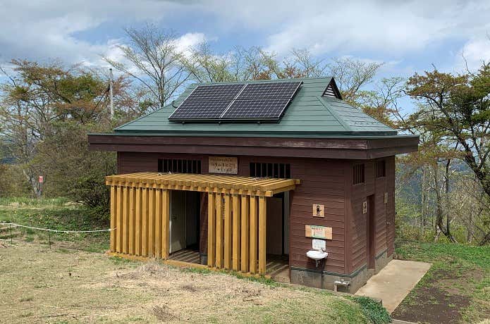 陣馬山頂公衆トイレ