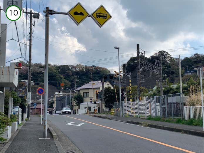 県道・鎌倉葉山線と合流