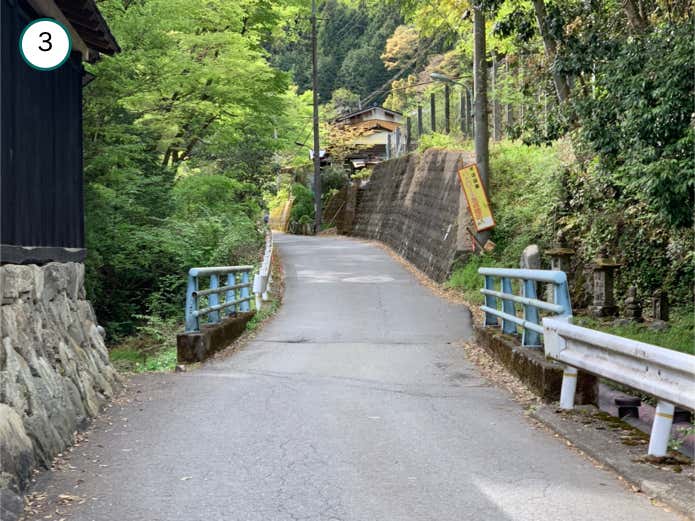 橋を渡る