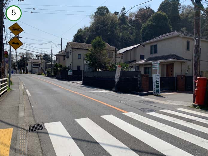 踏切手前の横断歩道