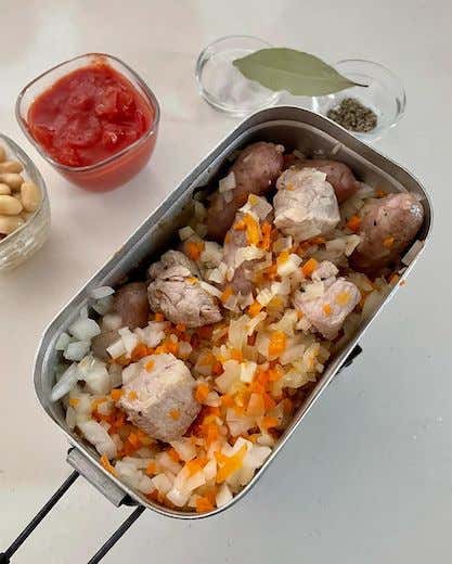 メスティンマニア　レシピ　大豆のカスレ