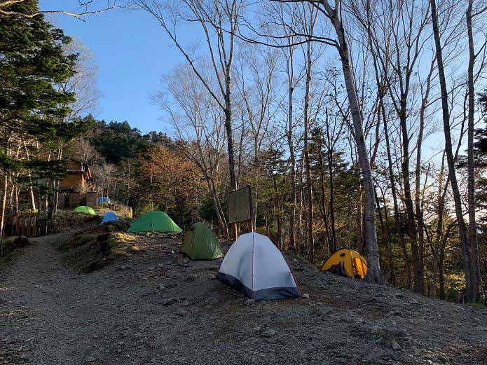 雲取山荘のテント場