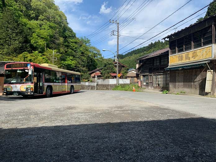陣馬高原下バス停