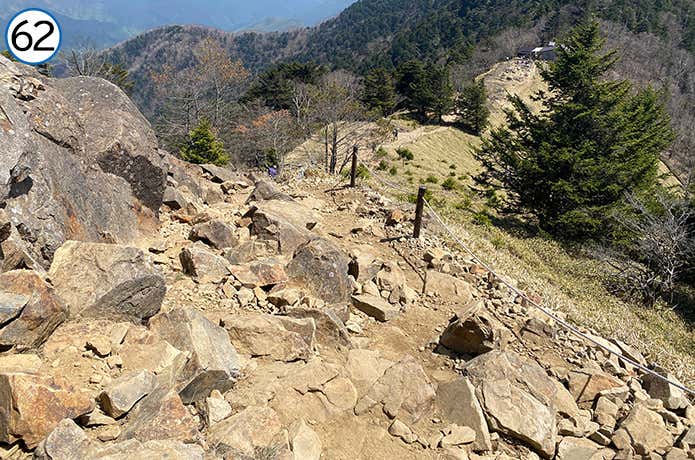 62.大菩薩峠へ下っていく登山道