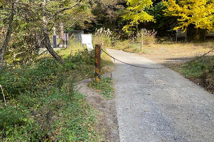 乙女峠への林道入り口