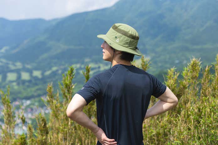 BREATHABLE HAT