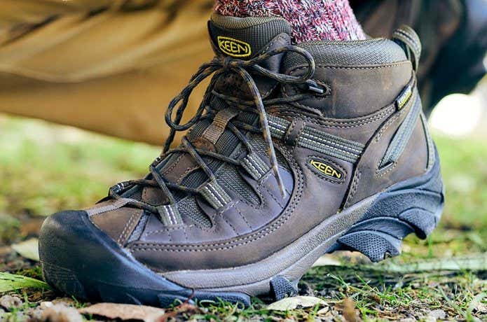 KEEN トレッキングシューズ - 登山用品