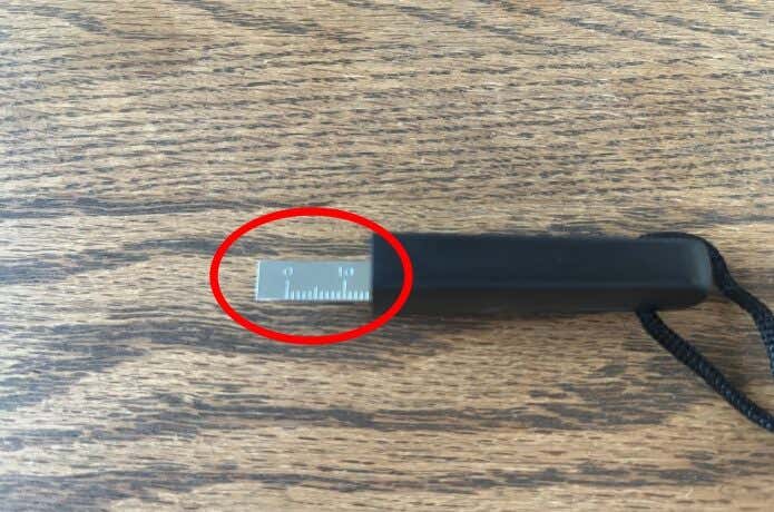 100均の収納式ファイヤースターターの目盛