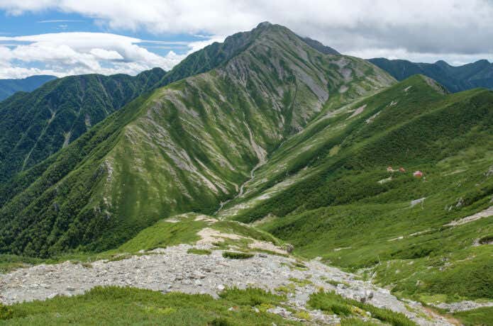 荒川前岳側から望む赤石岳