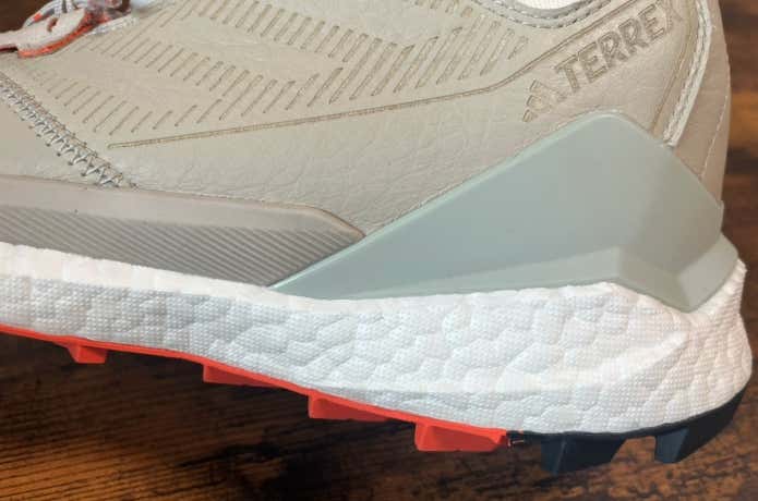 反発性のあるソール・BOOST