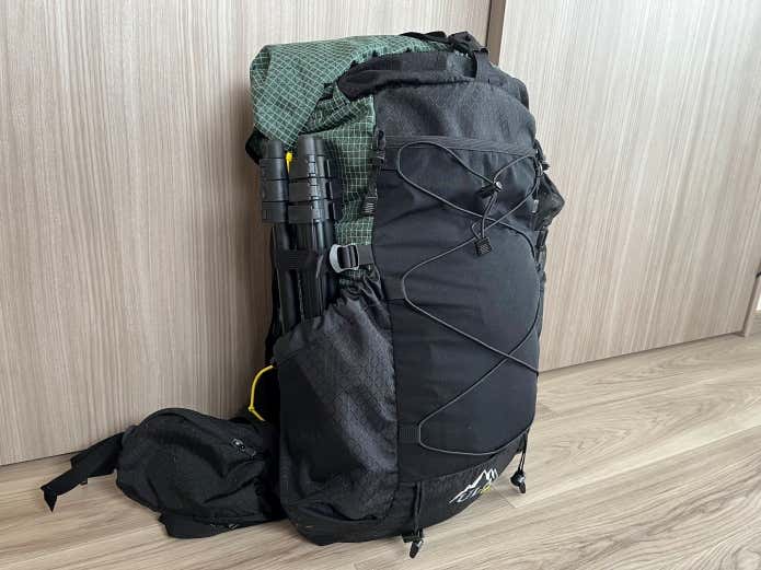 登山　三脚