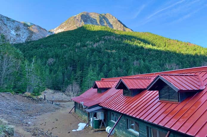 行者小屋と阿弥陀岳