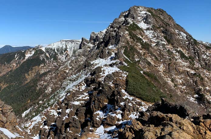初冠雪した横岳・硫黄岳