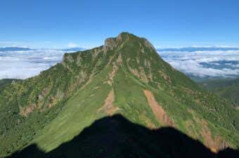 赤岳コースガイド｜堂々とそびえる阿弥陀岳にも登頂するコース