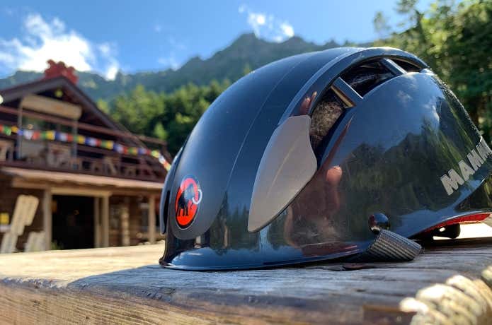 赤岳はヘルメットの着用を