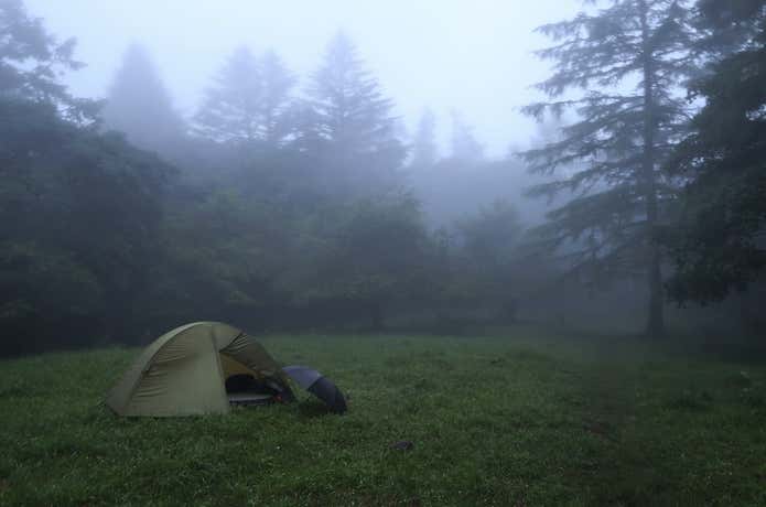 雨の日のテント泊