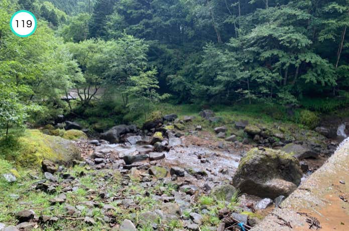 堰堤広場へ