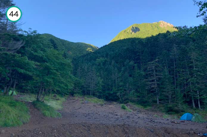 行者小屋を出発