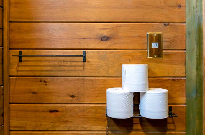山小屋内のトイレ
