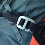 ヘルメットホルダーの固定方法（一周するタイプ）