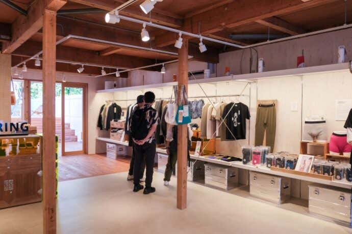 BRING CIRCULAR TAKAO店内