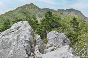赤岳コースガイド｜2つの岩稜尾根をつなぐ上級者向けコース