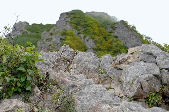 真教寺尾根　岩場と鎖