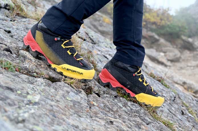 スポルティバ エクイリビウム LT GTX ウーマン ( Black / Hibiscus 手っ取り早かっ ) | La Sportiva  Women's Aequilibrium