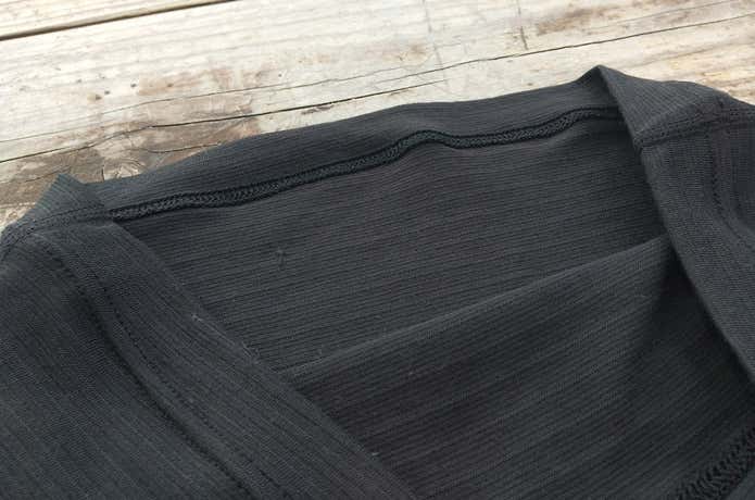 モンベルのウエストウォーマーの生地